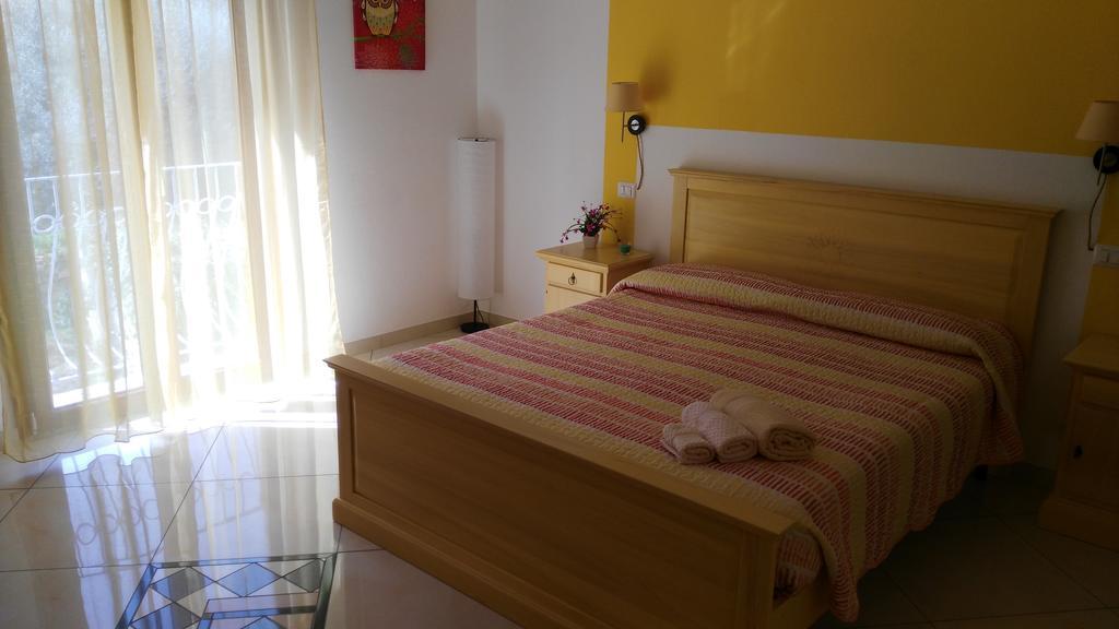 B&B Sa Zodia Guest House Bitti Екстериор снимка